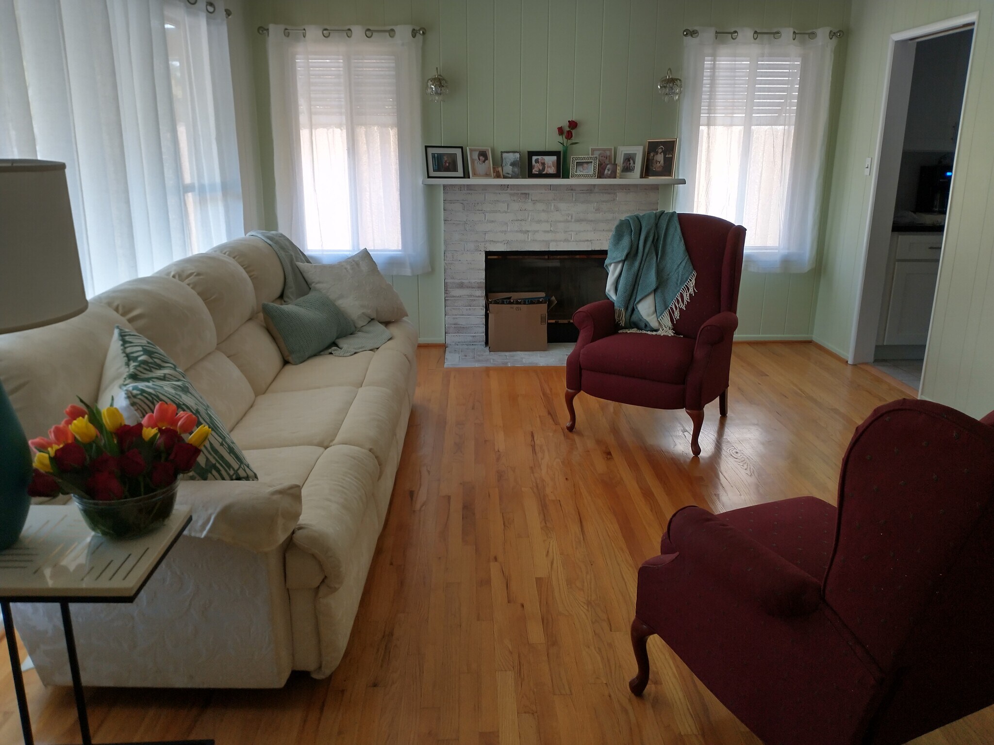 Living room - 6819 Yolanda Ave