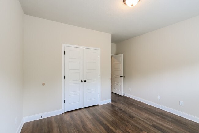 Building Photo - Stunning 5-Bedroom in Grovetown!
