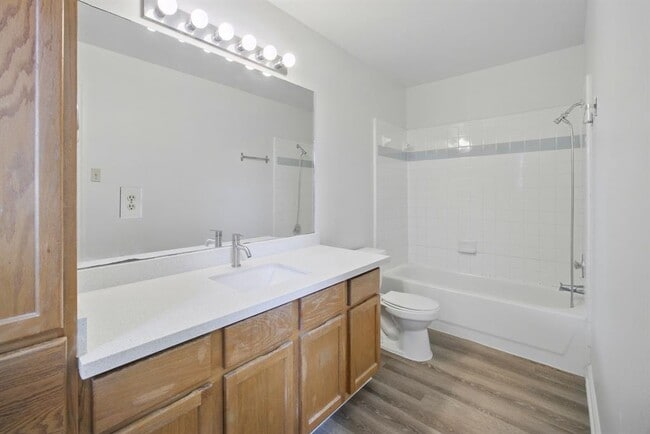 Building Photo - 2808 Kestrel Dr