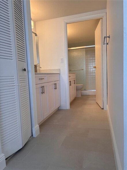 Building Photo - 600 Three Islands Blvd