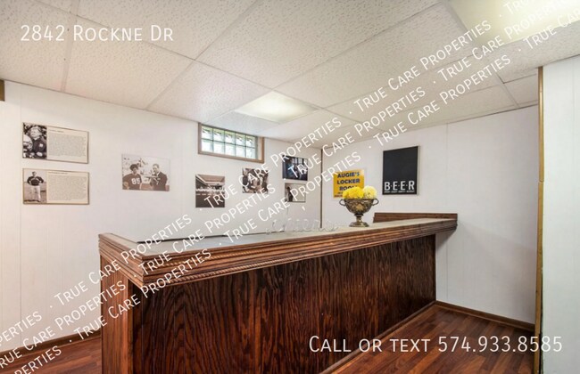 Building Photo - 2842 Rockne Dr