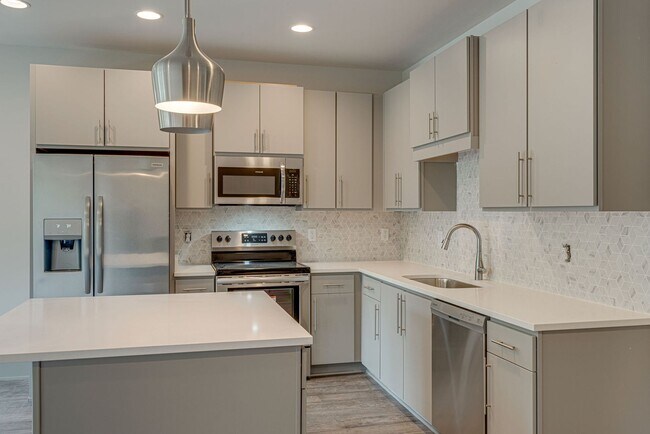 Building Photo - West Nashville Townhome