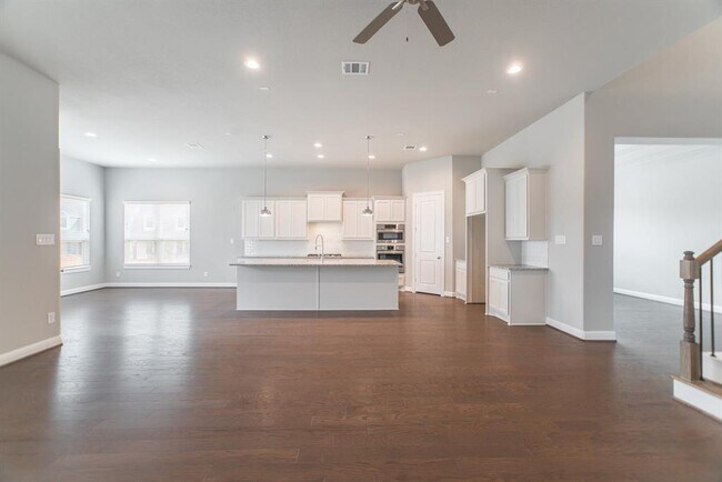 Building Photo - 2344 Goldenglade Dr