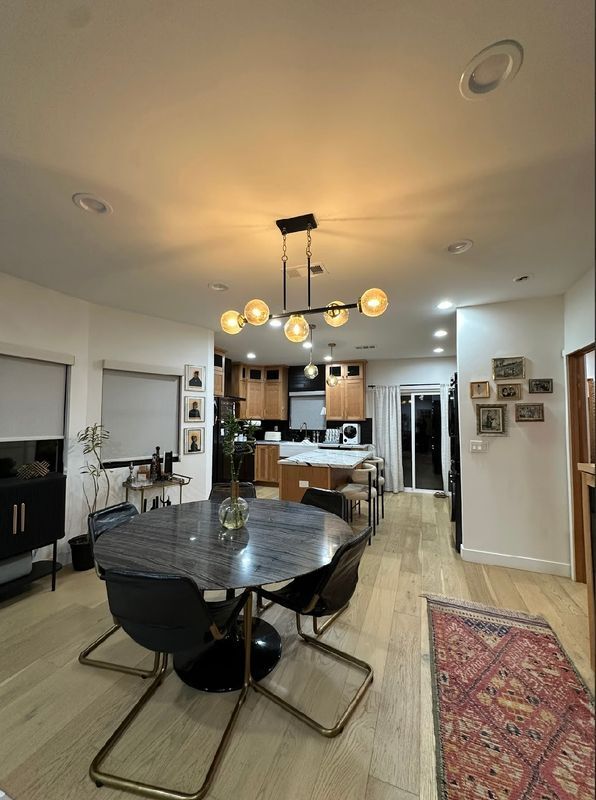 Building Photo - 5125 Rockland Ave