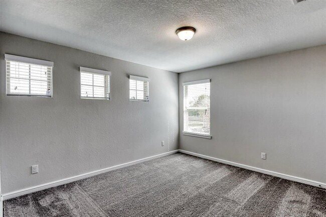 Building Photo - 85 Fermata Ln