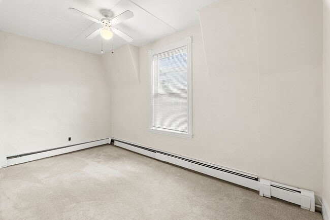 Building Photo - 730 Hale St