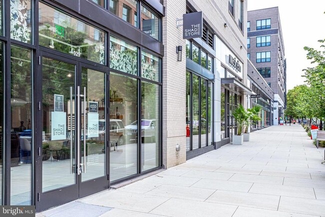 Building Photo - 910 Powhatan St