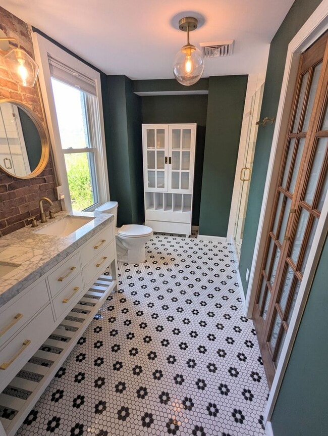 Building Photo - Modern 2 Bedroom 1.5 Bathroom Home (Lawrenceville)