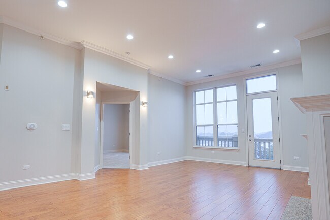 Building Photo - 1781 Tudor Ln