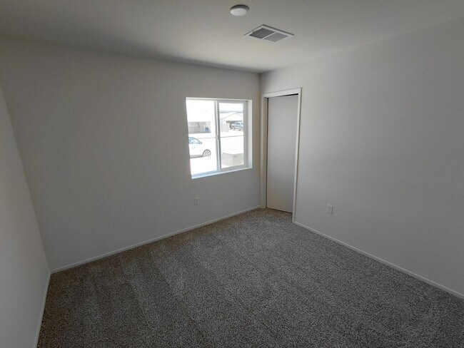 Building Photo - 475 Palomino Ct