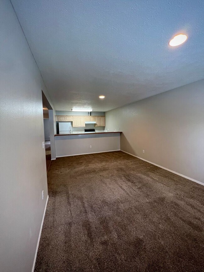 Building Photo - 1008-1010 E. Ermina