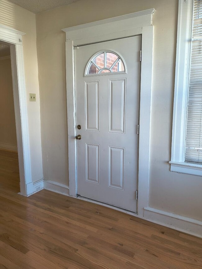 Primary Photo - 616 E Wyoming Ave