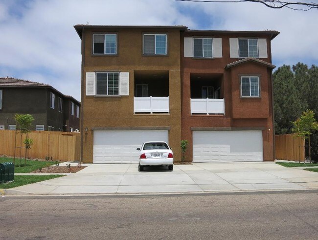 Building Photo - South Bay Urban Townhomes