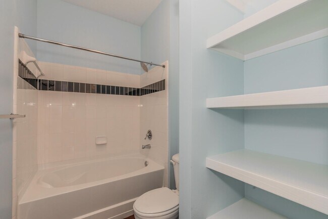 Building Photo - COMING SOON! Texas & Pacific (T&P) Loft with stunning downtown views!