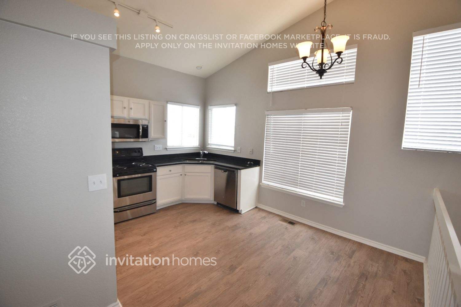 Building Photo - 8665 Rosebud Pl