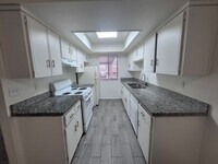 Building Photo - 2630 S Virginia Dr