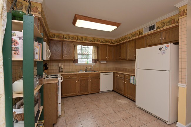Building Photo - 1268 Carriage Park Dr