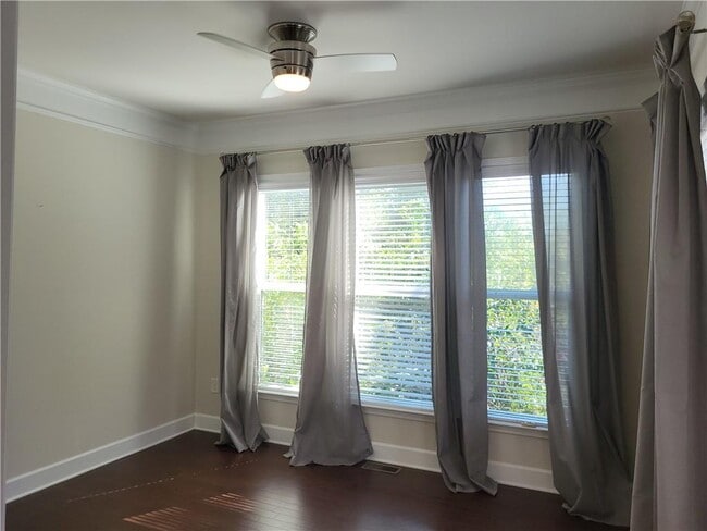 Building Photo - 2428 Hadlow Ln