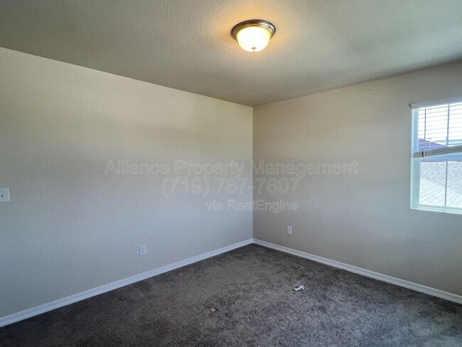 Building Photo - 10051 Ledgestone Terrace