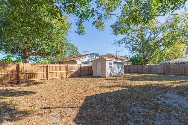 Building Photo - 4203 W Oklahoma Ave