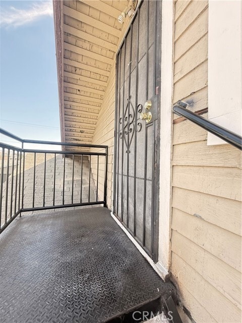 Building Photo - 328 S 6th St