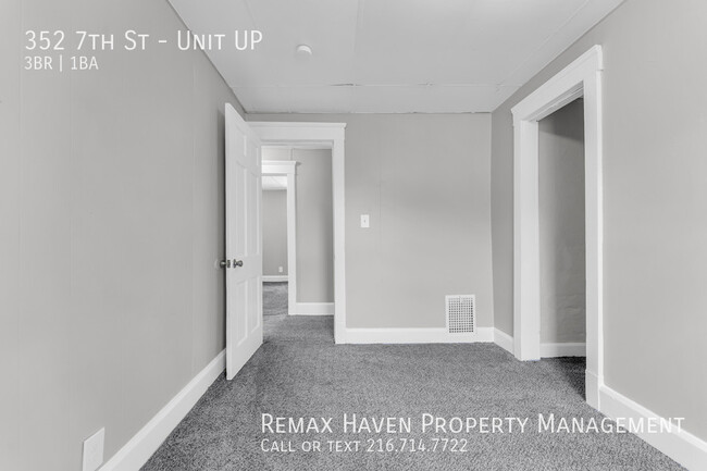 Building Photo - 352 7th St