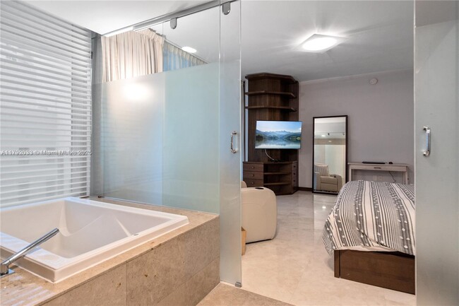 Building Photo - 3737 Collins Ave
