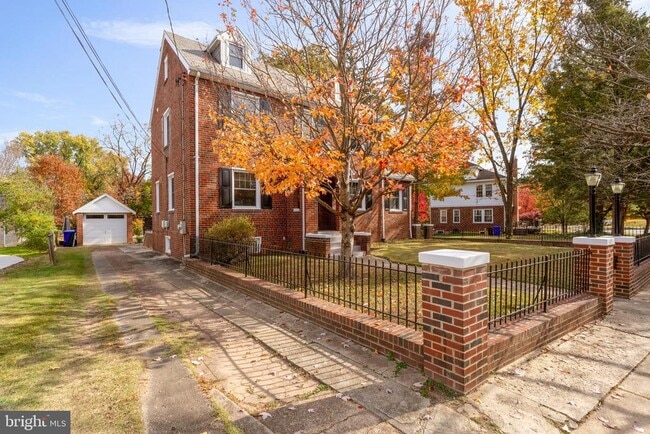 Building Photo - 6403 40th Ave