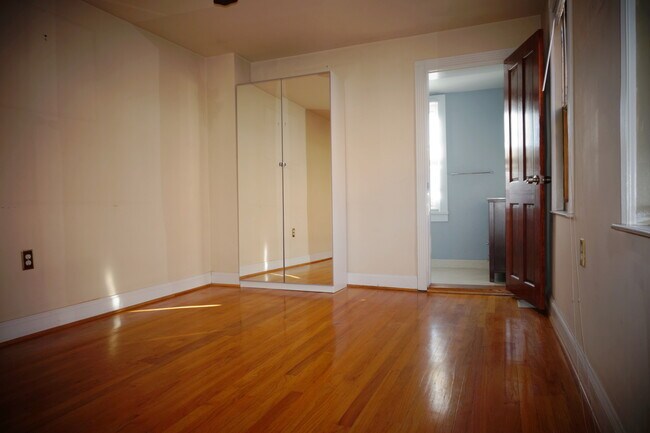 Building Photo - 1110 S Bouldin St