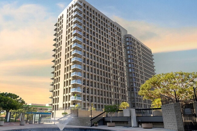 Building Photo - Skye at Bunker Hill