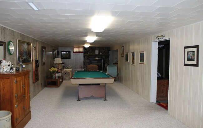 Building Photo - 225 Maryhill Dr