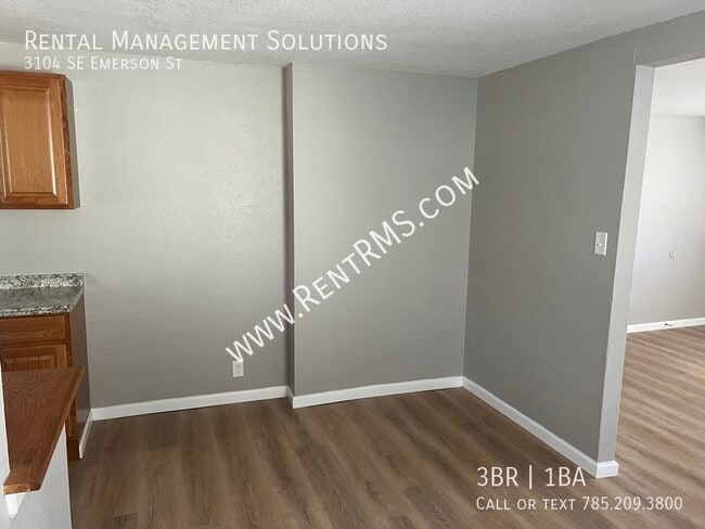 Building Photo - 3104 SE Emerson St