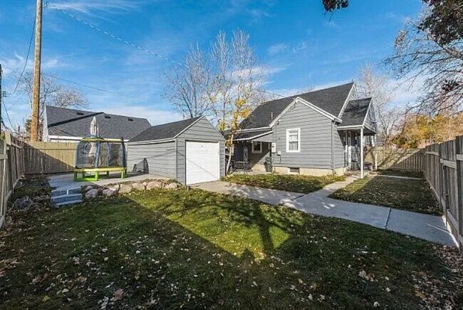 Building Photo - 1684 Browning Ave