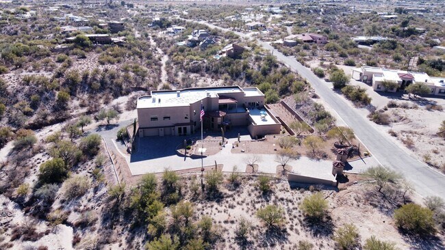 Building Photo - 3900 N Camino Blanco