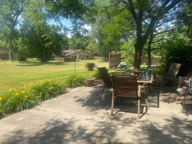 Building Photo - 9720 Cimarron Cir