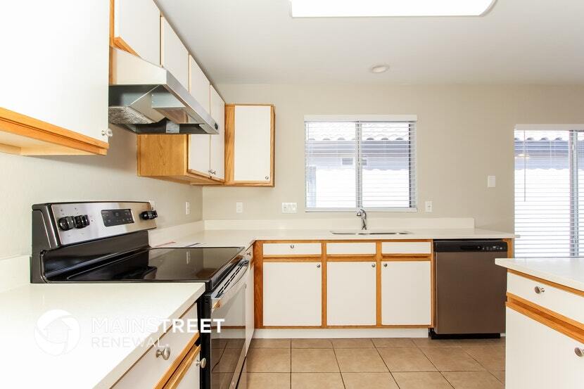 Building Photo - 11215 W Devonshire Ave