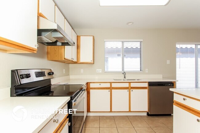 Building Photo - 11215 W Devonshire Ave