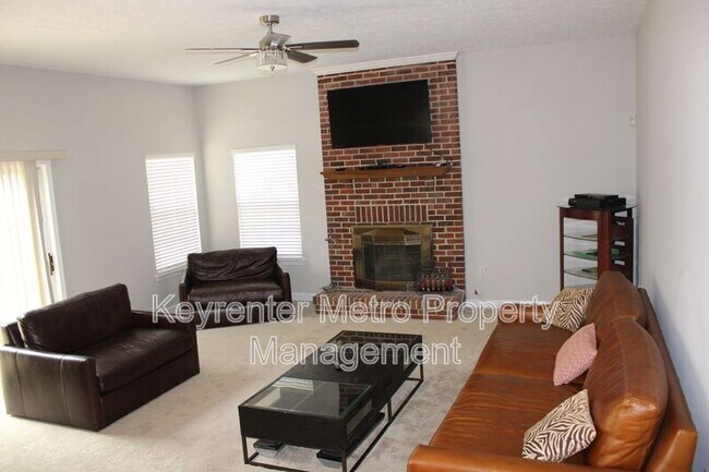 Building Photo - 1614 Albert Dr