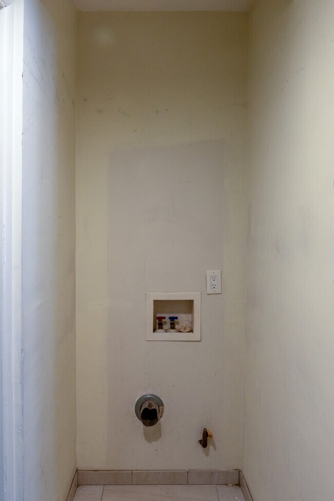 Washer/Dryer Closet - 8746 Reading Ave