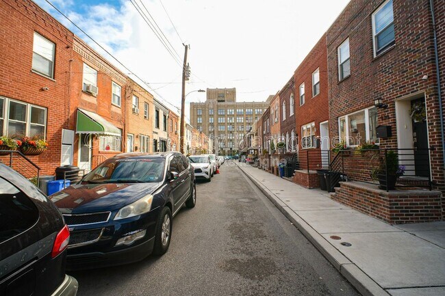 Building Photo - 928 Hoffman St