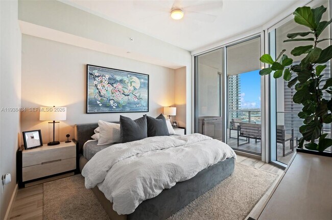 Building Photo - 851 NE 1st Ave