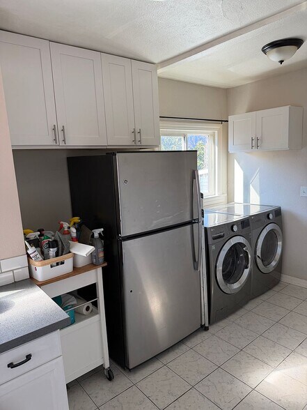 Building Photo - 1215 107th Ave