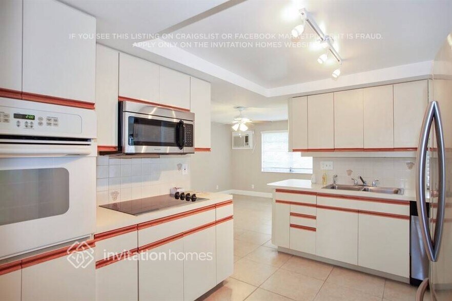 Building Photo - 1250 SW 9th Terrace