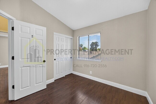 Building Photo - Spacious 4-Bedroom Retreat with 2.5 Baths