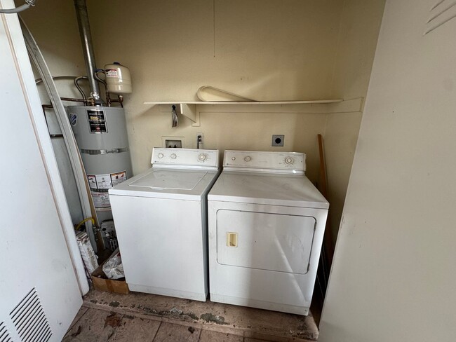 Building Photo - 2 Bedroom First Floor Condo in Rancho San Diego