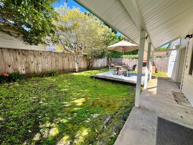 Building Photo - Charming Furnished Home in PG available May 01, 2026!