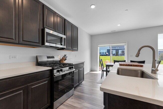 Building Photo - 16515 Golden Vly Ln