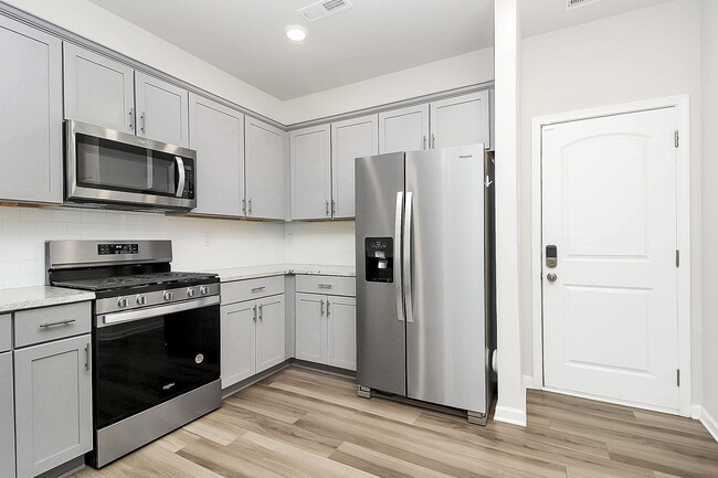 Building Photo - 730 Herlong Ave