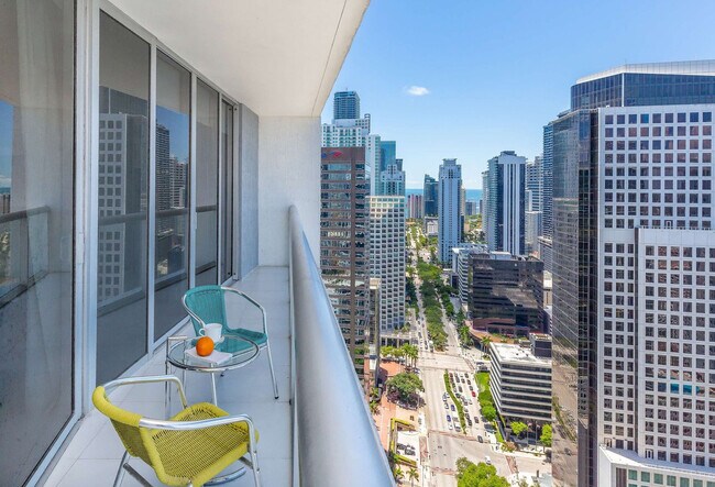 Building Photo - 485 Brickell Ave