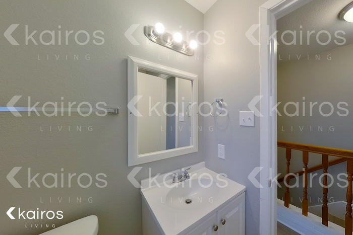 Building Photo - 2134 Woodnote Ln